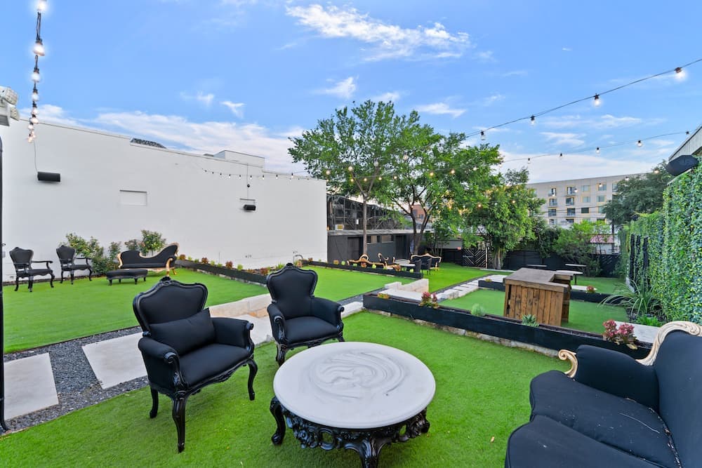 AUSTIN GARDEN & THE STUDIO