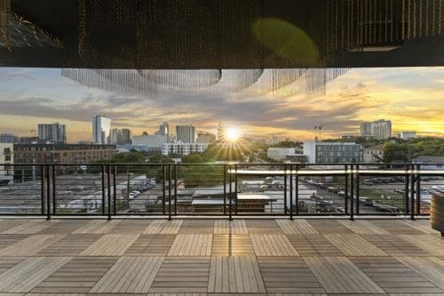 SUITES MADE FOR GROUPS